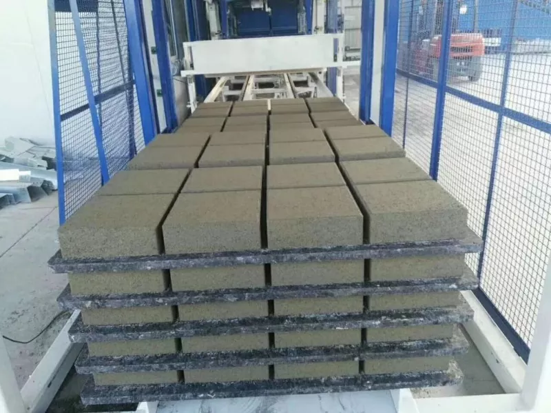 A betontömbök egyenetlen színének 8 fő oka (és hogyan lehet megakadályozni)